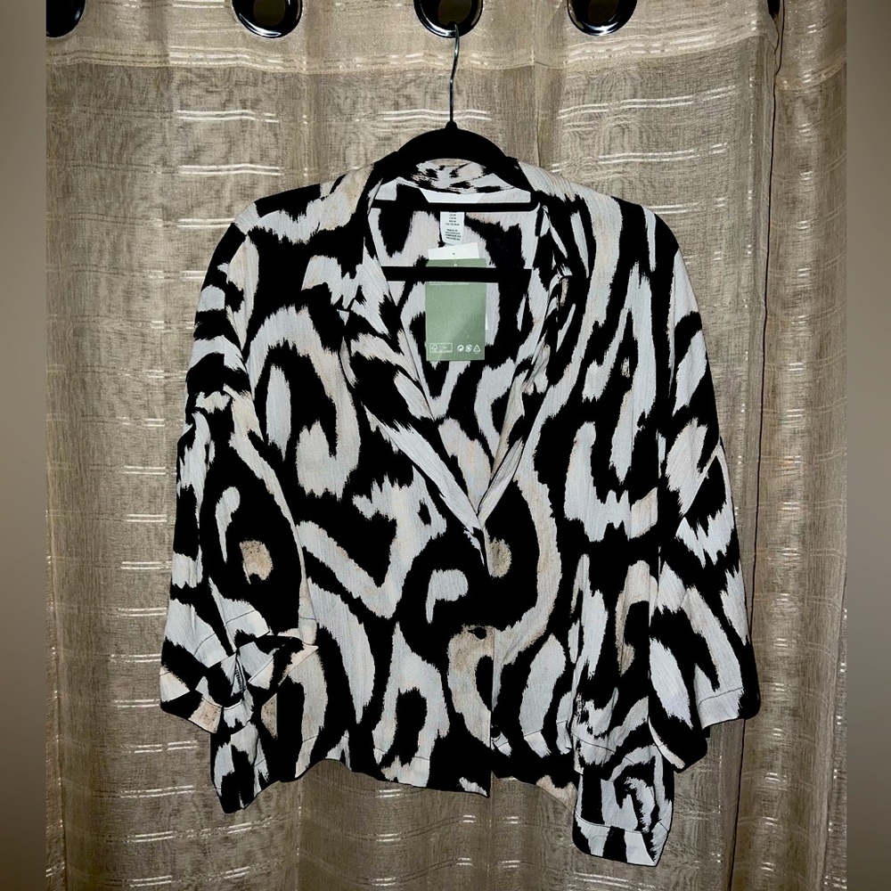 Cropped Boxy Short Sleeve Blouse